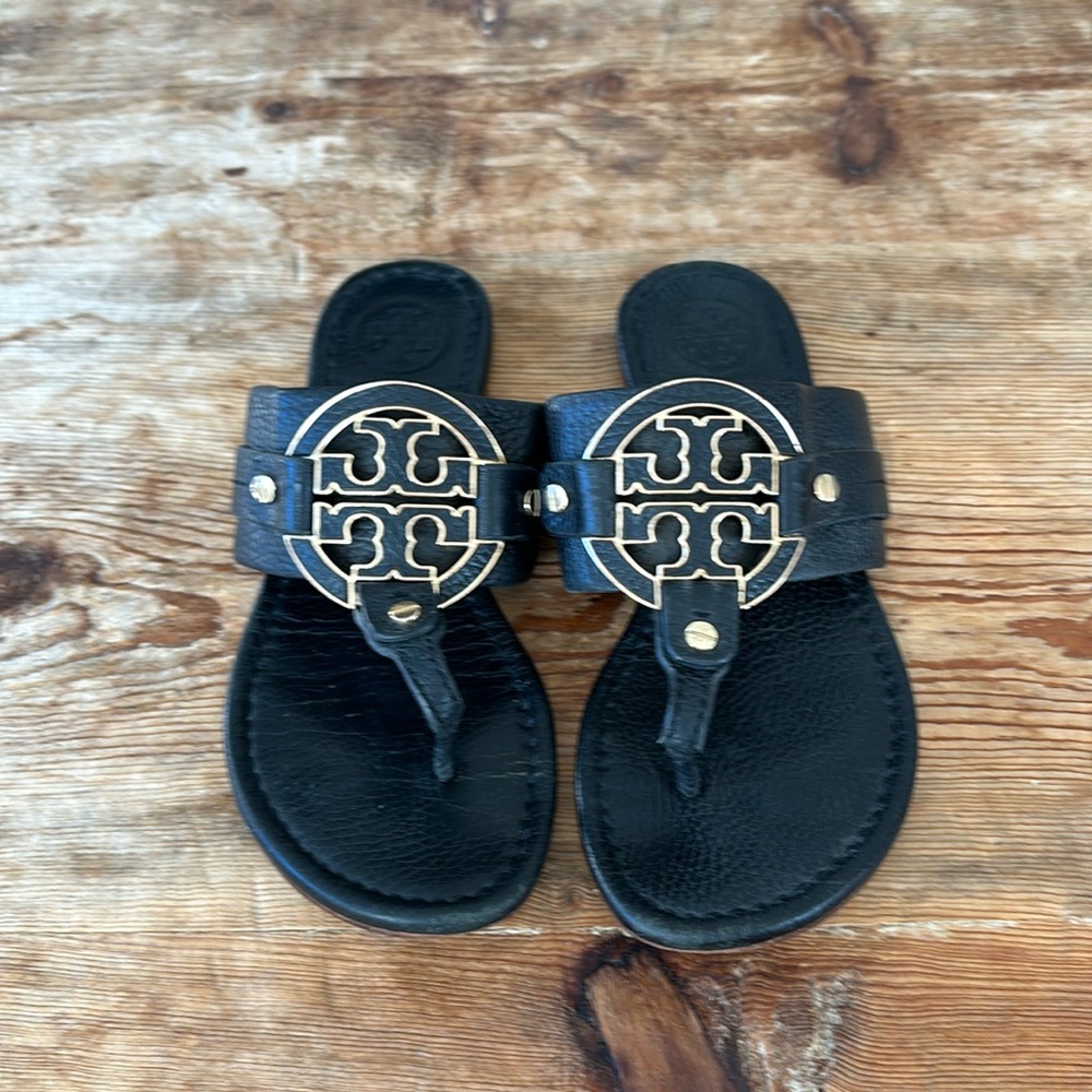 TORY BURCH AMANDA FLAT SZ 6